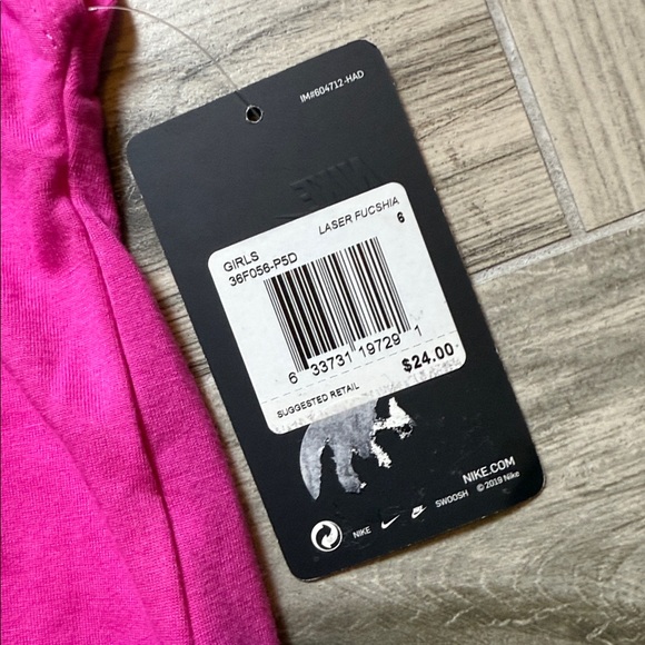 Nike Fuchsia Tee with Black Logo - Picture 4 of 5